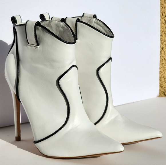 Liliana White Leather Pointed Toe Ankle Boots Women's Size 6 - Picture 7 of 10